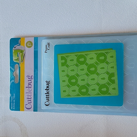 Cuttlebug 1 Embossing Folder 4 x 5.25 Brand New - Picture 1 of 2